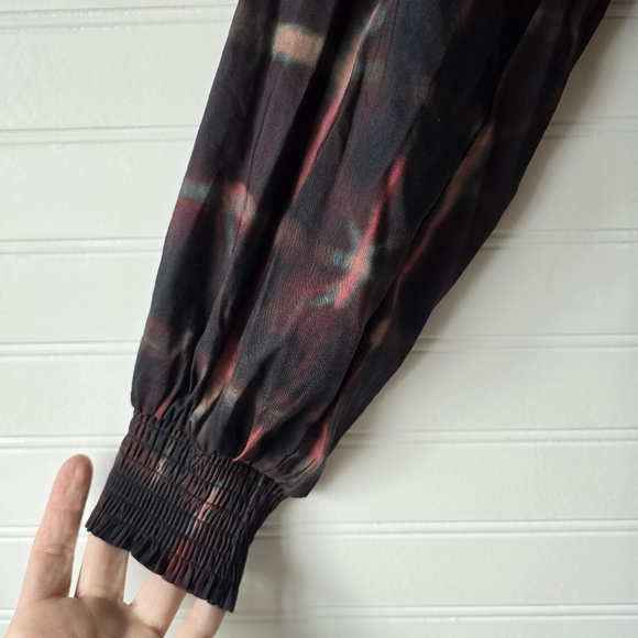 Evereve Hazel Blouse in Black Multi XS - Picture 6 of 9